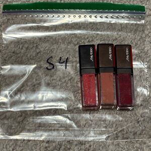 Shiseido Mini Lip Gloss Trio - Red, Nude, Berry Tones